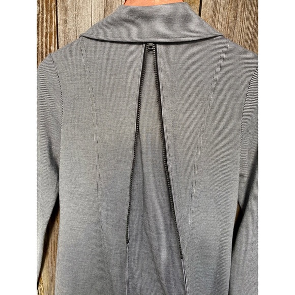 CABI stripe drop off zipper jacket - Picture 11 of 12